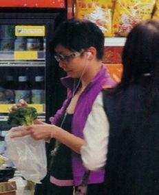 朱茵素颜生活照,真实自然，尽显女神风采